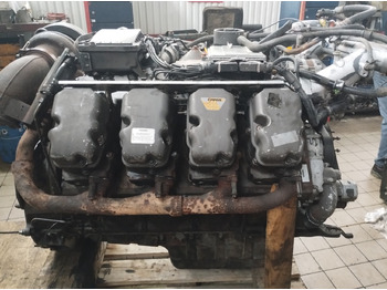 Motor a díly SCANIA