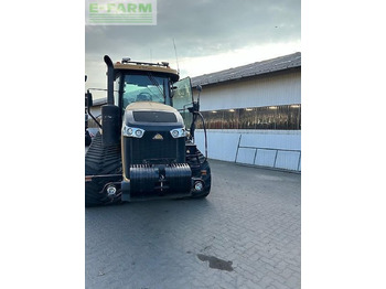 Pásový traktor CHALLENGER