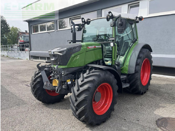 Traktor FENDT 211 Vario