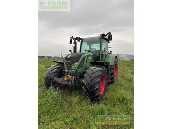 Traktor FENDT 724 Vario