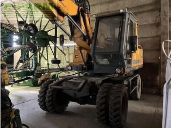 Kolesové rýpadlo JCB JS130W