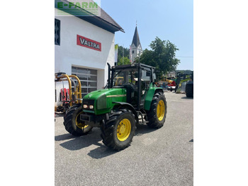 Traktor JOHN DEERE