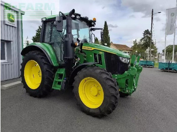 Traktor JOHN DEERE
