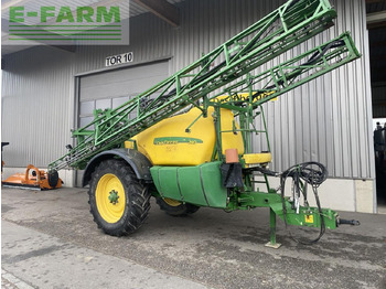 Tažený postřikovač JOHN DEERE