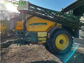 Tažený postřikovač JOHN DEERE