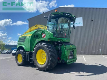 Sklízecí řezačka JOHN DEERE 8200