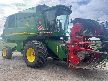 Sklízecí mlátička JOHN DEERE