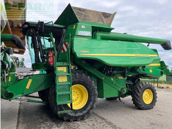 Sklízecí mlátička JOHN DEERE T560