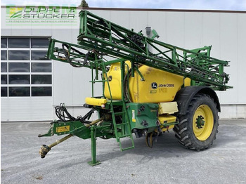 Tažený postřikovač JOHN DEERE