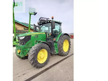 Traktor JOHN DEERE