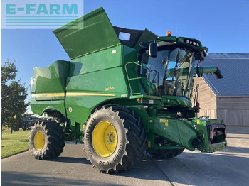 Sklízecí mlátička JOHN DEERE S690