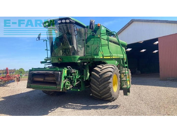 Sklízecí mlátička JOHN DEERE S690