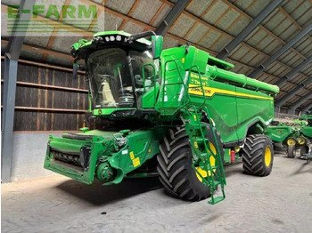 Sklízecí mlátička JOHN DEERE X9-1000