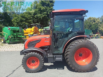 Traktor KIOTI