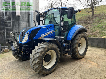 Traktor NEW HOLLAND T5