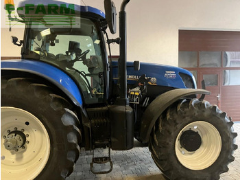 Traktor New Holland T7.220: obrázek 4