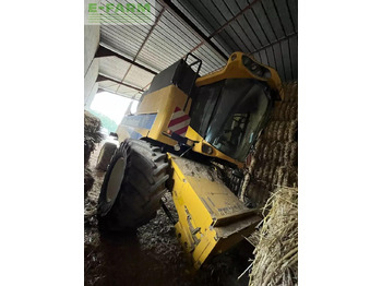 Sklízecí mlátička NEW HOLLAND CSX7000