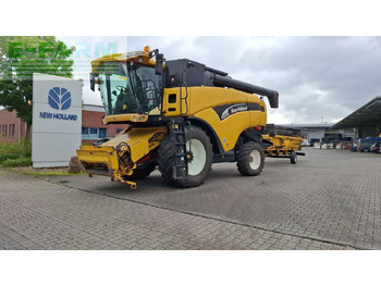 Sklízecí mlátička NEW HOLLAND CX series