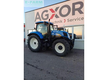 Traktor NEW HOLLAND T6000