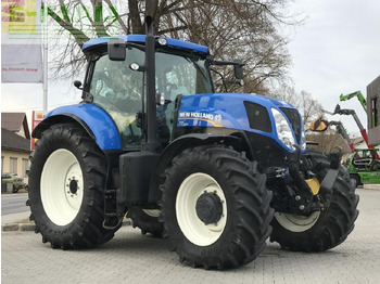 Traktor NEW HOLLAND T7.200