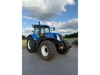 Traktor NEW HOLLAND T7.250