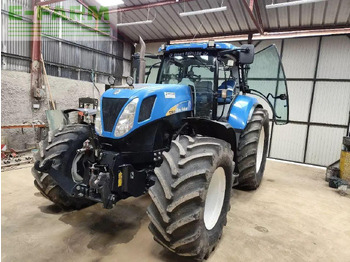 Traktor NEW HOLLAND T7000