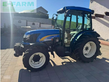 Traktor NEW HOLLAND