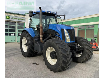 Traktor NEW HOLLAND
