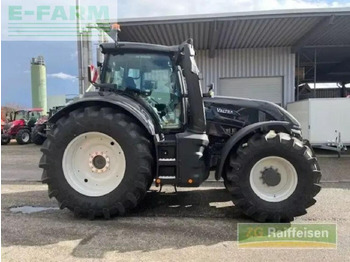 Traktor VALTRA
