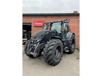 Traktor VALTRA