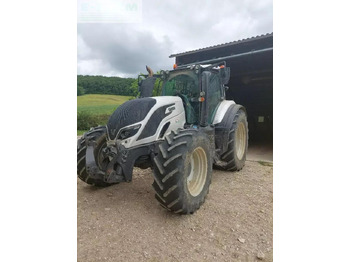 Traktor VALTRA T174