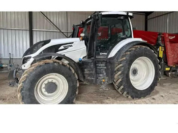 Traktor VALTRA T-series