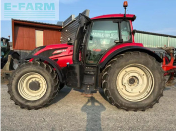 Traktor VALTRA T214