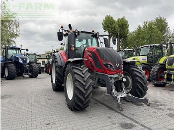 Traktor Valtra t234 versu Versu: obrázek 3