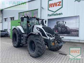 Traktor VALTRA T234