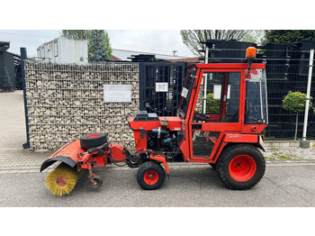 Komunální traktor HAKO