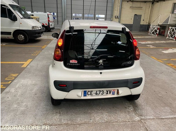 Osobní auto PEUGEOT
