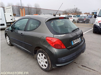 Osobní auto PEUGEOT