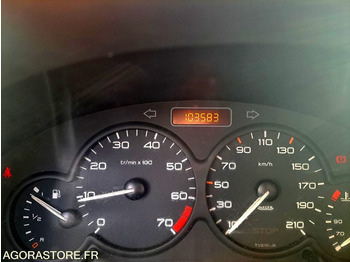 Malá dodávka PEUGEOT PARTNER 103583kms 2004: obrázek 2 Malá dodávka PEUGEOT PARTNER 103583kms 2004: obrázek 2