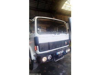 Hákový nosič kontejnerů RENAULT G 230