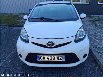 Malá dodávka TOYOTA