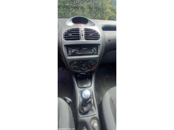 Osobní auto VQ- V11o Peugeot 206: obrázek 4