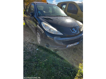 Osobní auto PEUGEOT