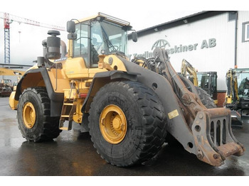 Kolový nakladač VOLVO L220G