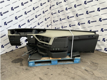 Kabina a interiér VOLVO