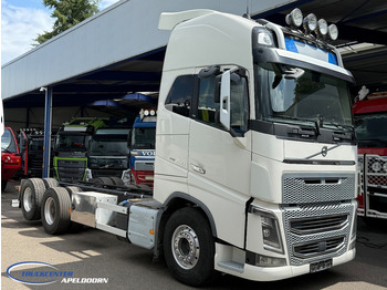 Podvozek s kabinou VOLVO FH 750
