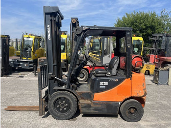 Plynový vysokozdvižný vozík DOOSAN