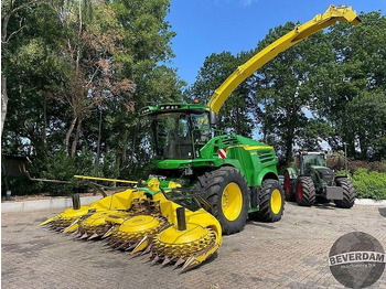 Zemědělská technika JOHN DEERE 8400