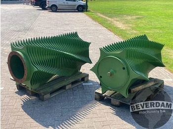 Stroj na sklizeň pícnin Krone Titan Rotor nieuw!: obrázek 4