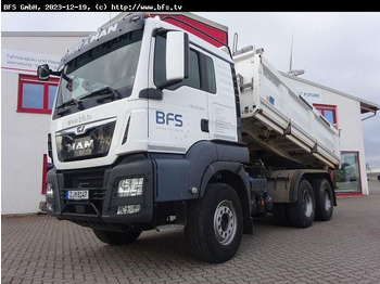 Sklápěč MAN TGS 26.500